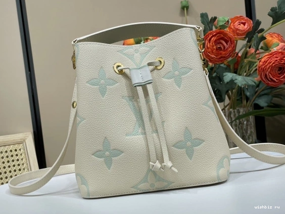 WIS VUITTON LOUIS NÉONOÉ BB 1205